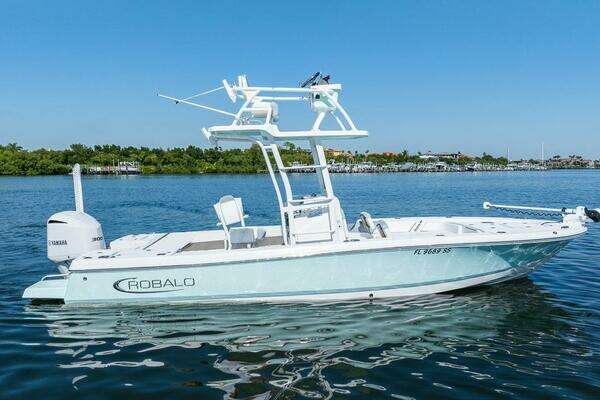 24-ft-Robalo-2020-246 Cayman- Apollo Beach Florida United States  yacht for sale