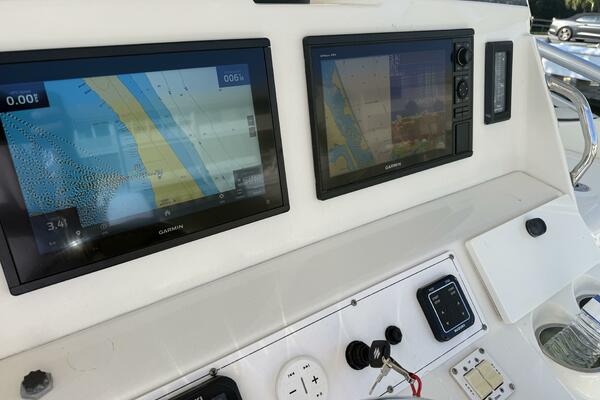 31ft Triton Yacht For Sale