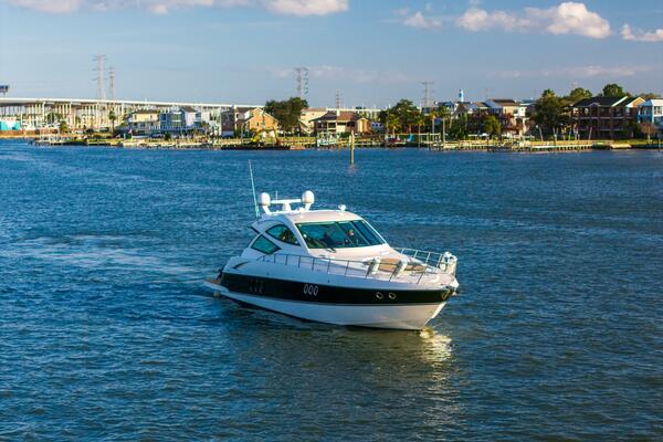 2013 Cruisers Yachts 540 Motor Yacht