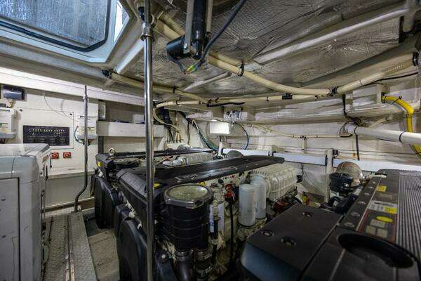 Cruisers Yachts 540 Motor Yacht Yacht For Sale