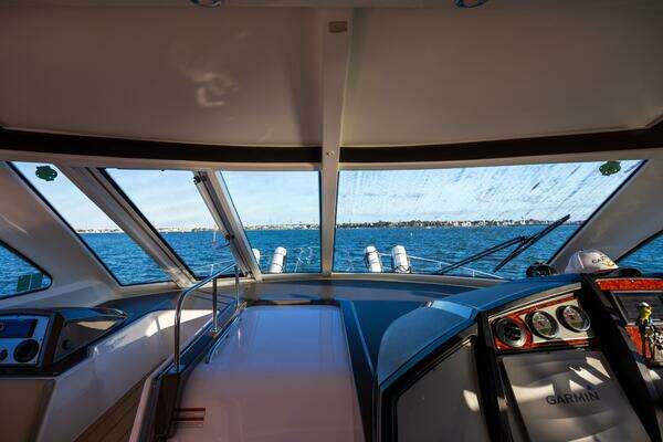 Cruisers Yachts 540 Motor Yacht Yacht For Sale