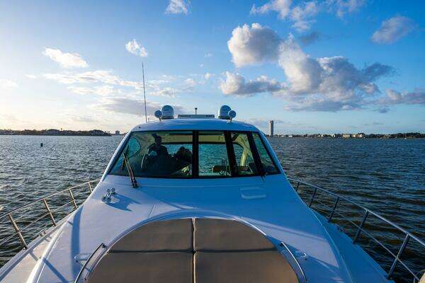 Cruisers Yachts 540 Motor Yacht Yacht For Sale