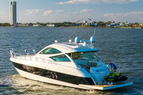 2013 Cruisers Yachts 540 Motor Yacht