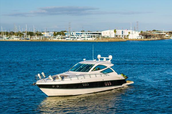 2013 Cruisers Yachts 540 Motor Yacht