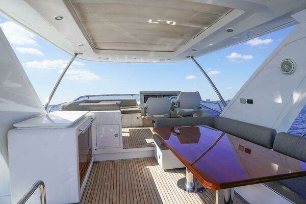 Azimut 66 Flybridge Yacht For Sale
