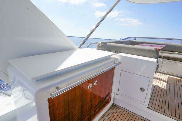 Azimut 66 Flybridge Yacht For Sale