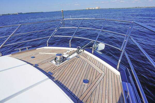 Azimut 66 Flybridge Yacht For Sale