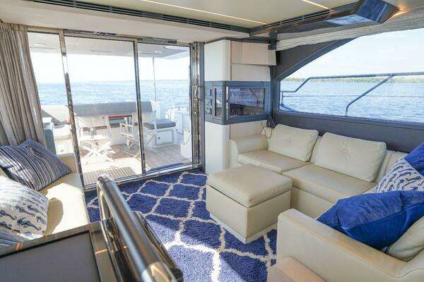 Azimut 66 Flybridge Yacht For Sale