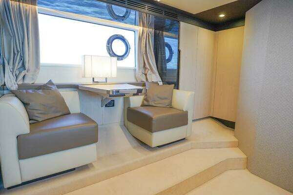 Azimut 66 Flybridge Yacht For Sale