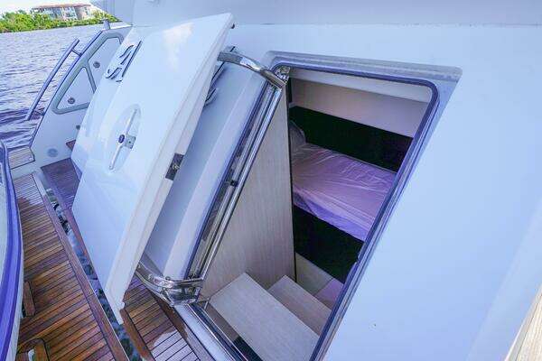 Azimut 66 Flybridge Yacht For Sale