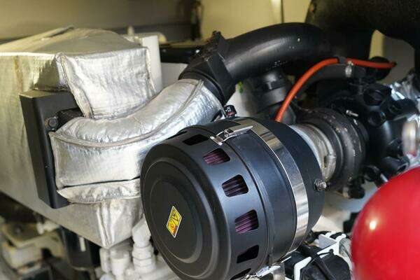 Azimut 66 Flybridge Yacht For Sale