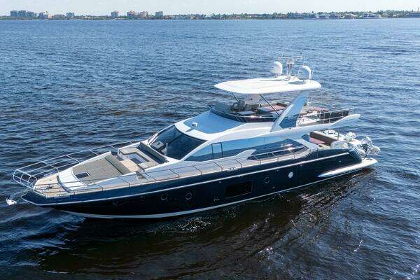 68-ft-Azimut-2017-66 Flybridge-Amici Fort Myers Florida United States  yacht for sale