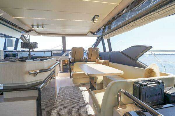 Azimut 66 Flybridge Yacht For Sale