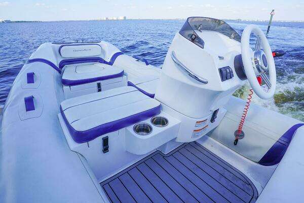 Azimut 66 Flybridge Yacht For Sale