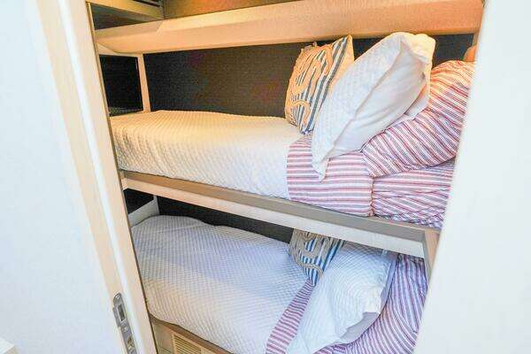 Azimut 66 Flybridge Yacht For Sale