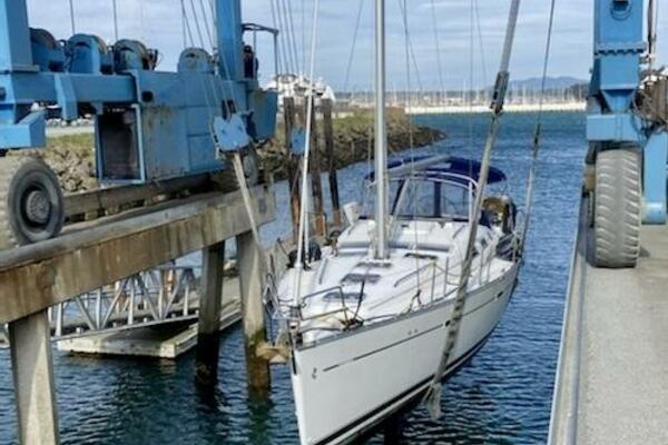 A Beautiful Day  39ft Beneteau Yacht For Sale