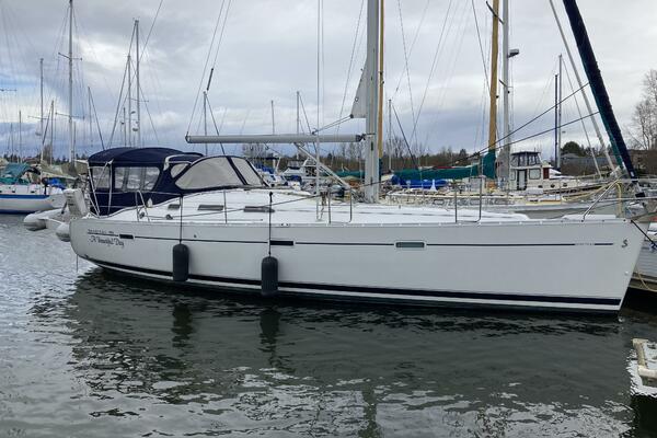 A Beautiful Day  39ft Beneteau Yacht For Sale