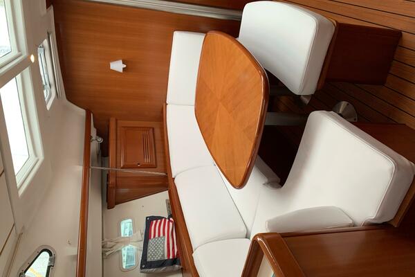 A Beautiful Day  39ft Beneteau Yacht For Sale