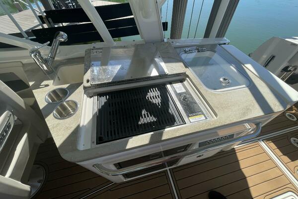 Tranquility 32ft Boston Whaler Yacht For Sale