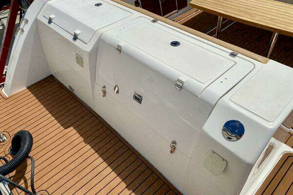 Fishing Raptor 390 Solarium Yacht For Sale