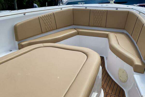 Photo of the 2023 Fishing Raptor 390 Solarium