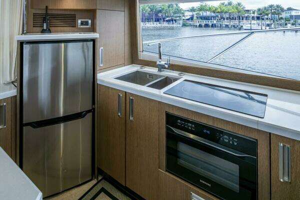 Galeon 550 Fly Yacht For Sale