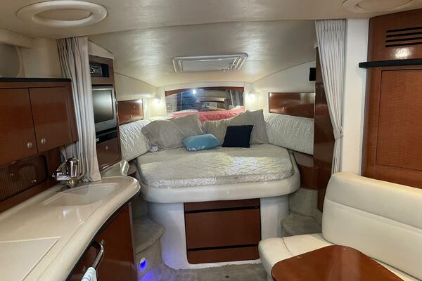 32ft Sea Ray Yacht For Sale