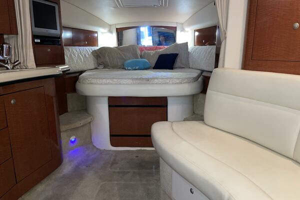 32ft Sea Ray Yacht For Sale