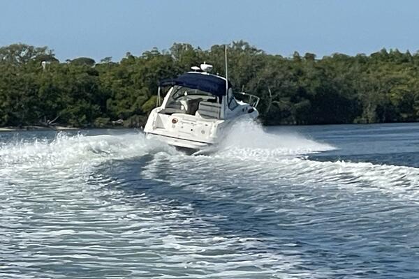 32ft Sea Ray Yacht For Sale