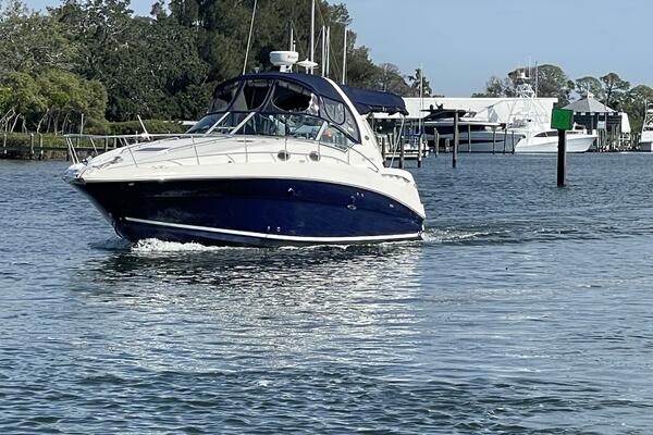 32ft Sea Ray Yacht For Sale