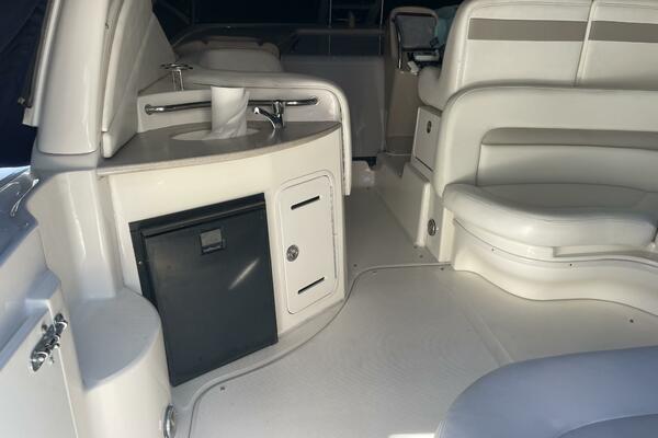 32ft Sea Ray Yacht For Sale