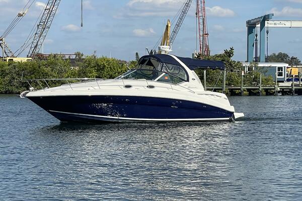 32ft Sea Ray Yacht For Sale