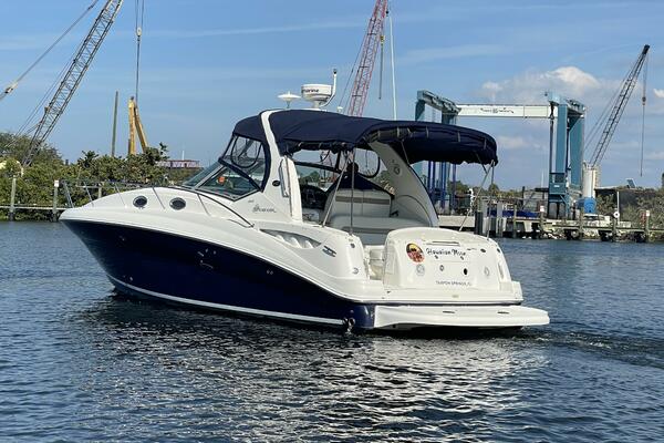 32ft Sea Ray Yacht For Sale