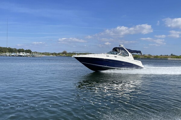 32ft Sea Ray Yacht For Sale