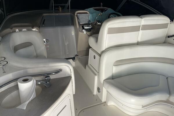 32ft Sea Ray Yacht For Sale