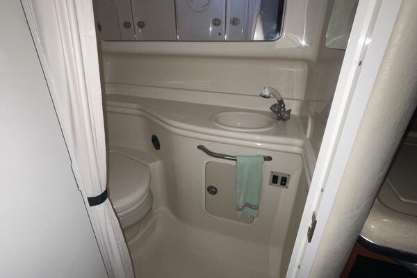 32ft Sea Ray Yacht For Sale