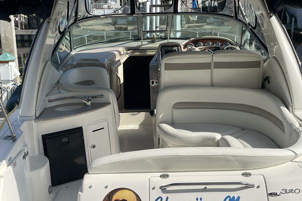 32ft Sea Ray Yacht For Sale