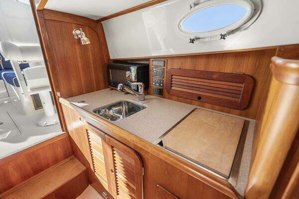 Hinckley Hinckley Picnic Boat 36 EP Yacht For Sale