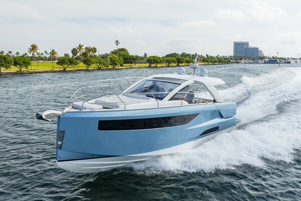 53FT (16.15M) JEANNEAU