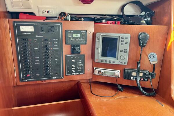 Sosy 42ft Beneteau Yacht For Sale