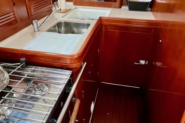 Sosy 42ft Beneteau Yacht For Sale