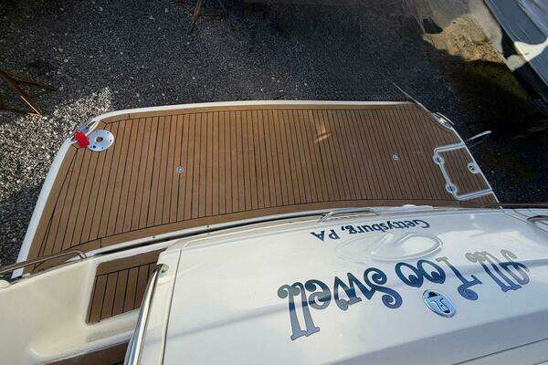 Photo of the 2002 Regal Commodore 3860 "All Too Swell"