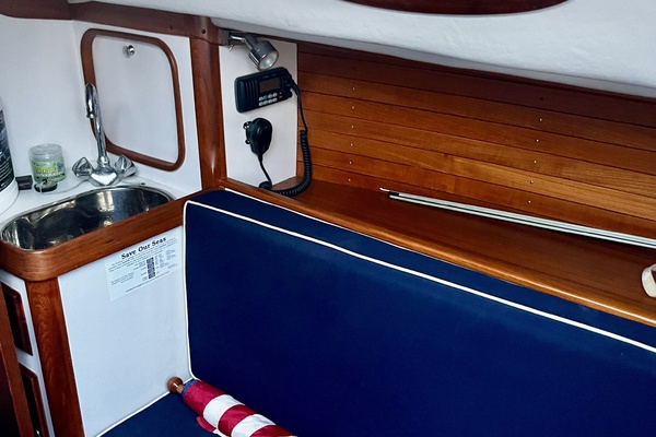 33ft Alerion Yacht For Sale