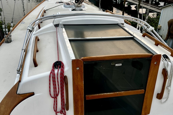33ft Alerion Yacht For Sale