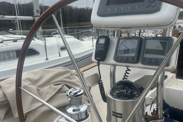 33ft Alerion Yacht For Sale