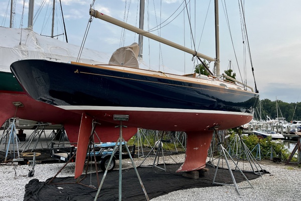 33ft Alerion Yacht For Sale