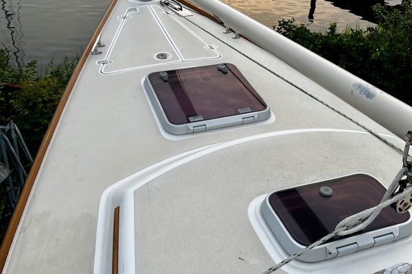 33ft Alerion Yacht For Sale