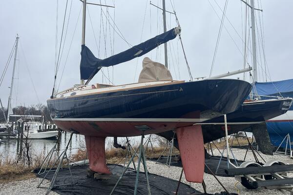 33ft Alerion Yacht For Sale