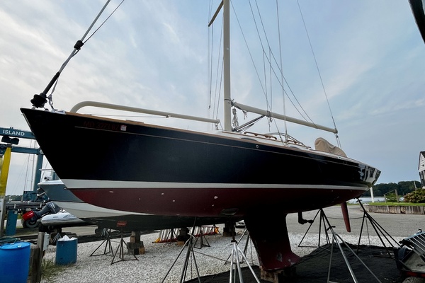 33ft Alerion Yacht For Sale