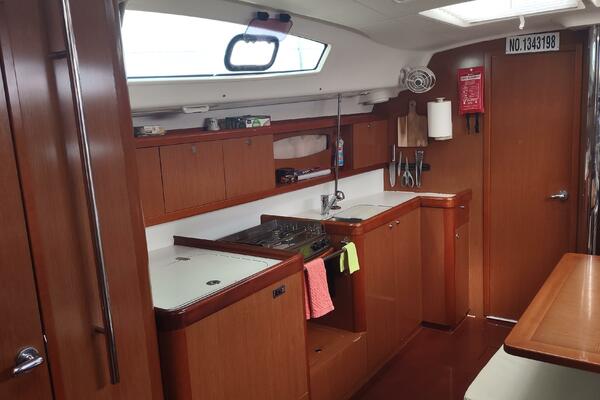 Tiffany Nicole 43ft Beneteau Yacht For Sale